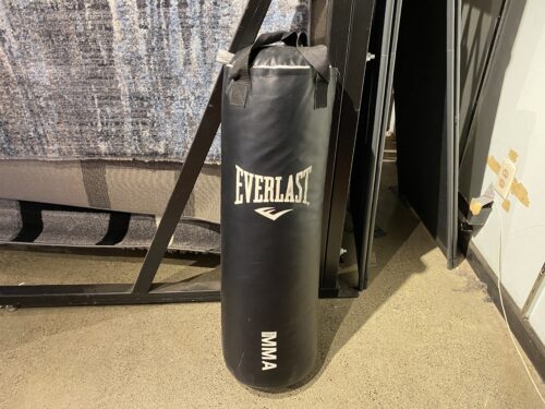 EVERLAST  Black 70 Pound MMA Heavy Puncing Bag
