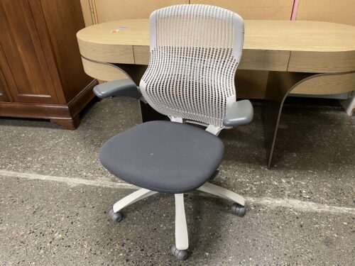 KNOLL Generation Light Grey Office Chair