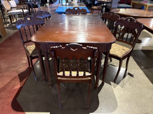 Vintage Early American Style Dining Table Set
