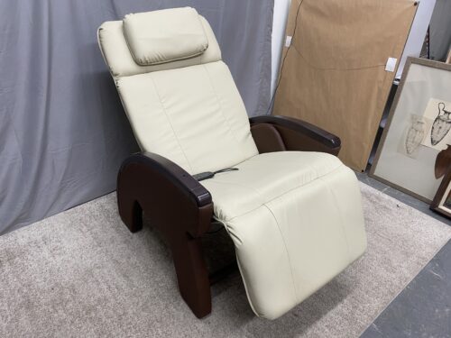 LIFESMART Zero Gravity Massage Chair Model #R5J01