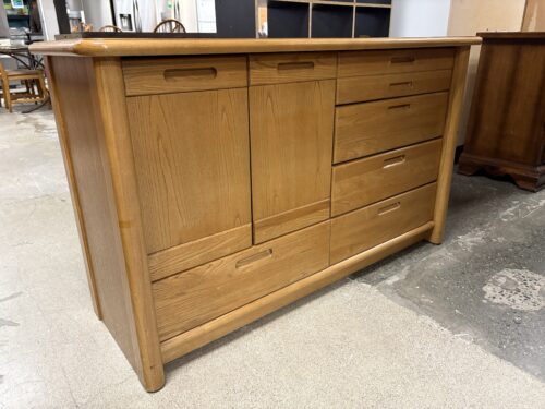 THOMASVILLE Blonde Credenza w/ Carved Handles
