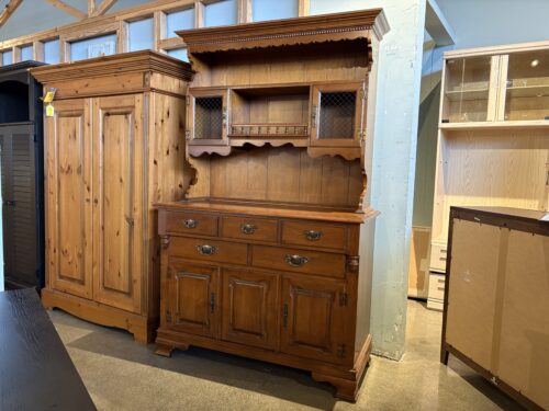 TELL CITY Young Republic Solid Hard Rock Maple 2 Piece Buffet