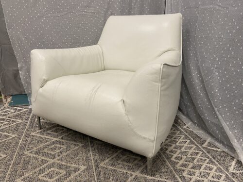 NATUZZI Modern Ivory Leather Accent Chair with Chrome Legs