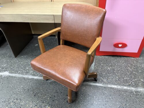 JOHNSON CHAIR CO.  Vintage Caramel Banker Chair w/ Light Brown Wood Frame