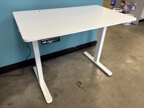 39" White Electric Standing Desk with Memory Function