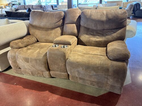 Double Recliner Chair with Center Cupholders and Console