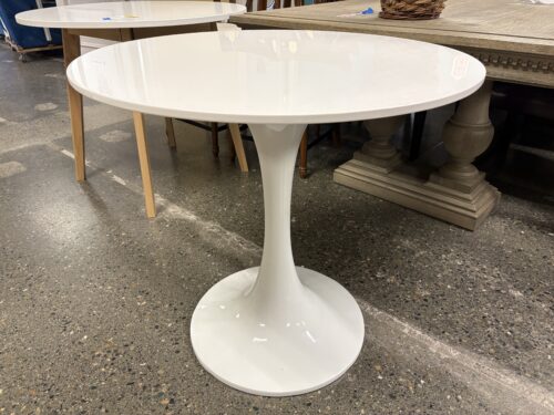 White Round Pedestal Dining Table