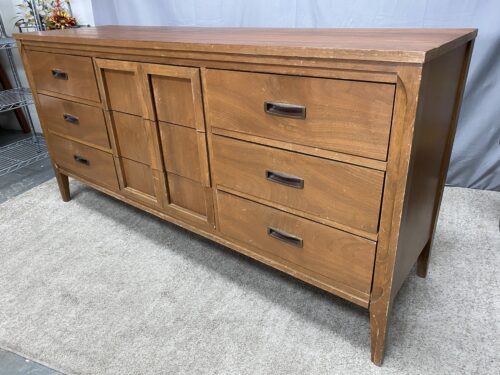 TRANSITA BY MORRIS Vintage Mid-Century Modern Walnut 9-Drawer Dresser