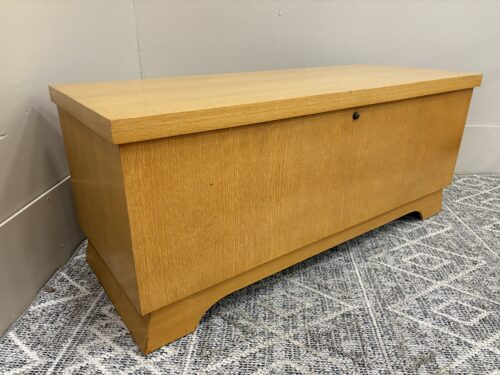 LANE  Vintage Cedar Blanket Chest with Lock and Key