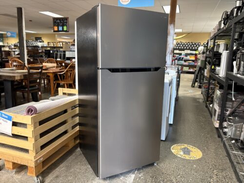 INSIGNIA 18 cu ft Top-Freezer Refrigerator  Model #NS-RTM18SS7