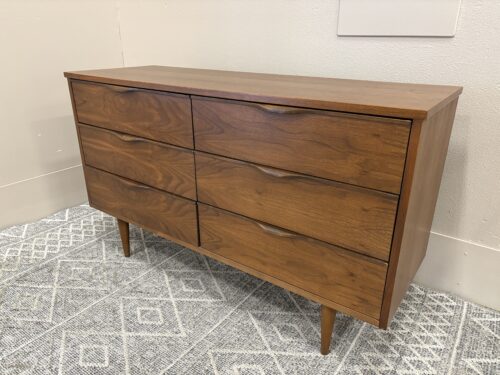 Vintage Mid-Century Modern Walnut 6 Drawer Dresser with Tapered Legs