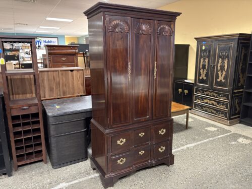 HENREDON Folio Fourteen Traditional Armoire