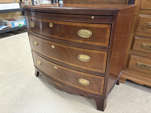 BERNHARDT Mahogany Finish Georgian Style Bachelor Chest