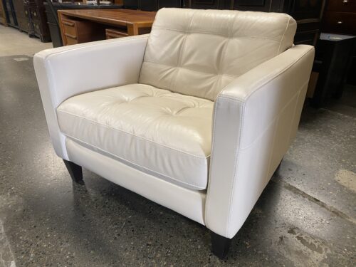 DIVANI CHATEAU D'AX Italian Leather Tufted Cream Armchair
