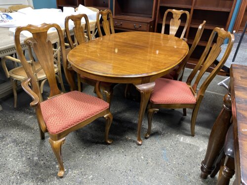 DREXEL HERITAGE Solid Cherry Traditional Oval Dining Set w/ 6 Red Upholstered Chairs