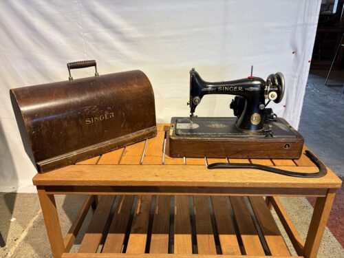 STRINGER Model 99 Antique Black Sewing Machine with Gold Details