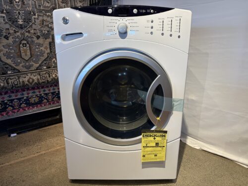 NEW! GE ENERGY STAR® 3.7 IEC Cu. Ft. King-size Capacity Frontload Washer with Stainless Steel Basket Model #WBVH6240FWW