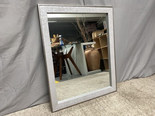 HOME DECORATIONS Silver Brick Patterned Fog Free Mirror