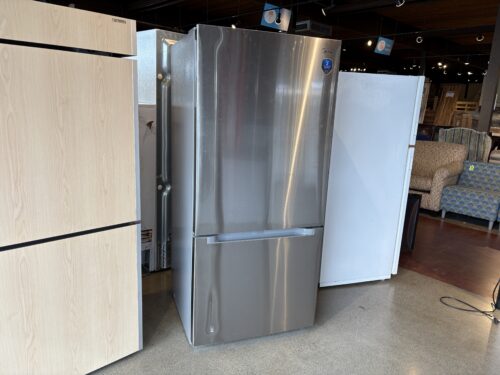 MIDEA 30 Inch Bottom Mount Refrigerator MODEL# MRB19B7AST