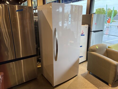 NEW! FRIGIDAIRE Electrolux 20 Cu. Ft. Garage Ready Upright Freezer Model#FFUE2024AW