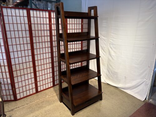 WELL UNIVERSAL 5-Tier Poplar Wood Ladder Shelf