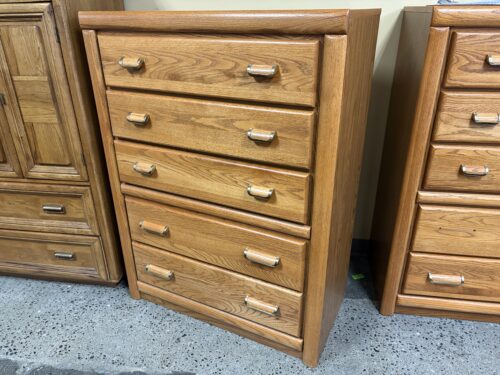 BROYHILL Natural Finish Contemporary 5-Drawer Tall Dresser