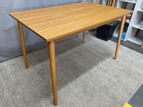 Modern Rectangular Natural Wood Finished Dining Table