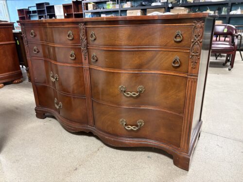 Vintage Chippendale 6-Drawer Serpentine Dresser