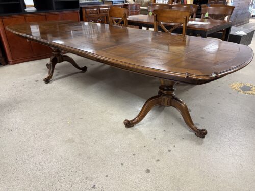 HENREDON Solid Wood Checkered Double Pedestal Extension Table