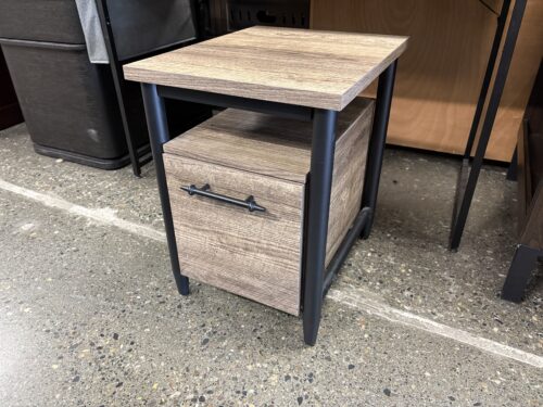 THOMASVILLE Hickory Finished Single Drawer End Table