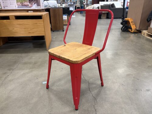 Vibrant Red Farmhouse Style Metal Chairs with Wooden Seats