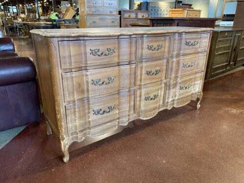 CALDWELL Vintage French Provincial Curved 9-Drawer Dresser