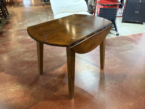 A AMERICA Double Drop Leaf Round Dining Table