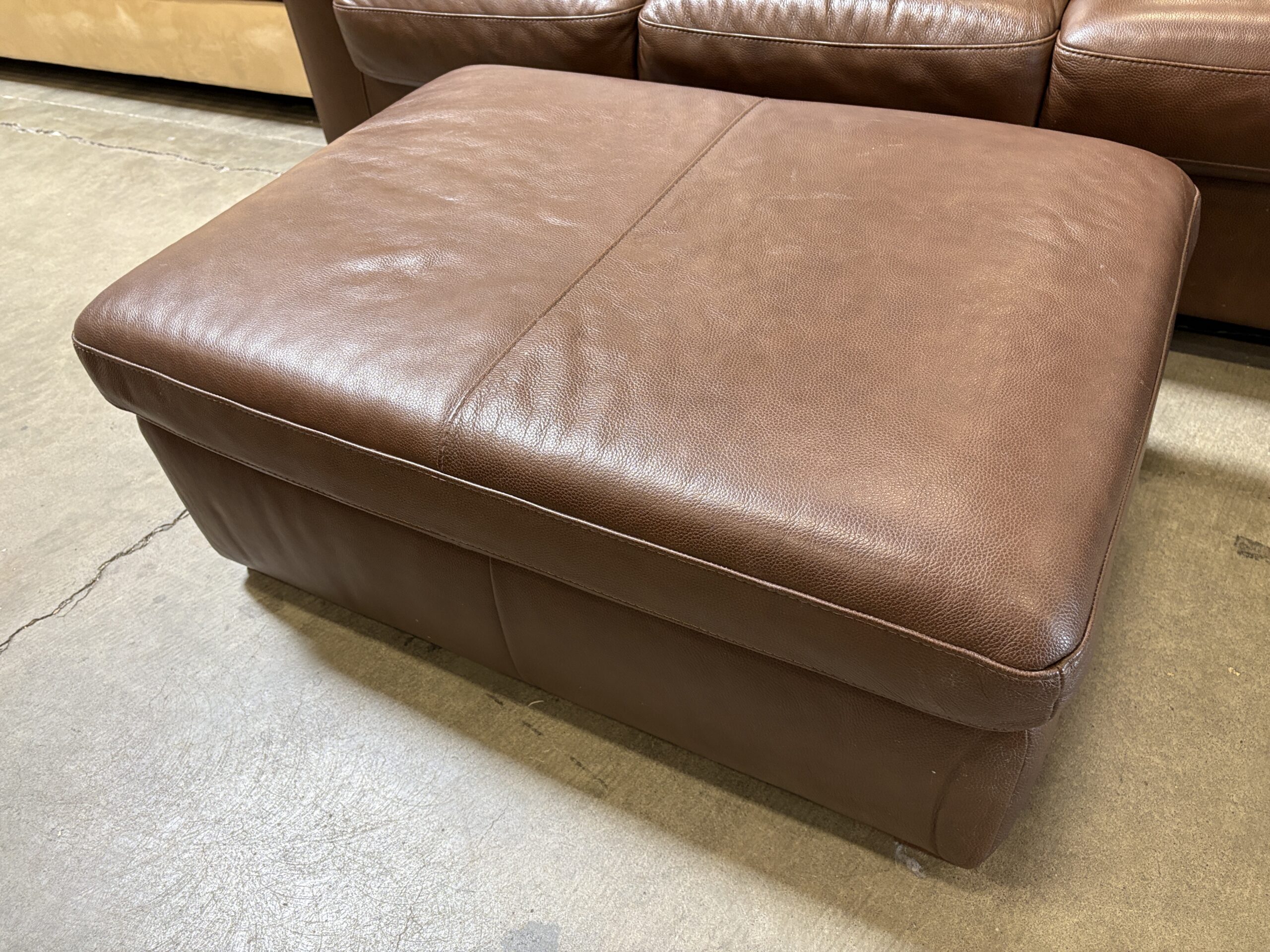 NATUZZI ITALIAダークブラウン レザー オットマン NATUZZI EDITIONS Chocolate Brown Leather 3 Seat King Sleeper Sofa