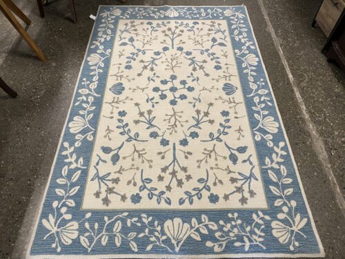 RIFLE PAPO CO Chinese White & Blue Floral 5x8 Area Rug