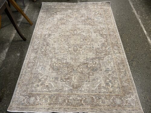 Sandy Grey Floral 5x8 Area Rug