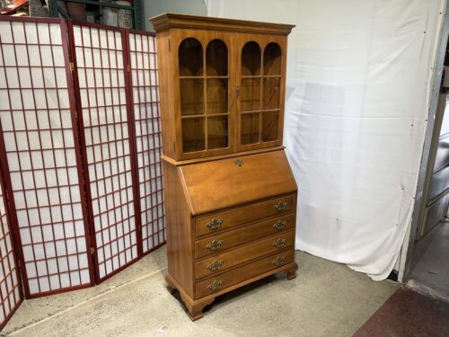 JASPER CABINET Early American Colonial Style Maple Secretary Desk & Bookcase