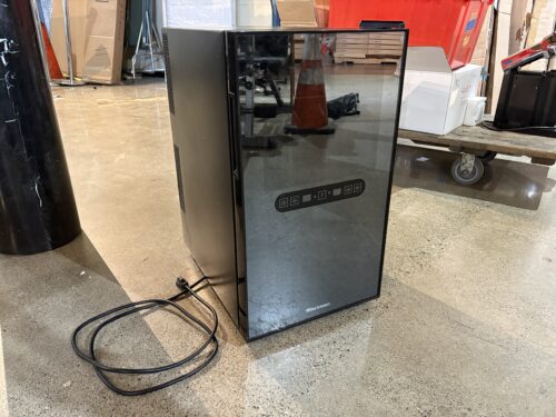 WINE ENTHUSIAST Slimline Wine Cooler Model #272 03 18