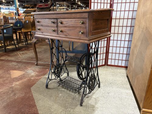 SINGER Vintage Sewing Table with Four Drawers