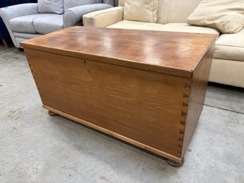 Large Vintage Pine Blanket Chest with Exposed Dovetail Design