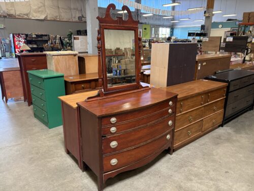 DIXIE FURNITURE  Vintage Mahogany Finished 3 Drawer Dresser with Vanity Mirror