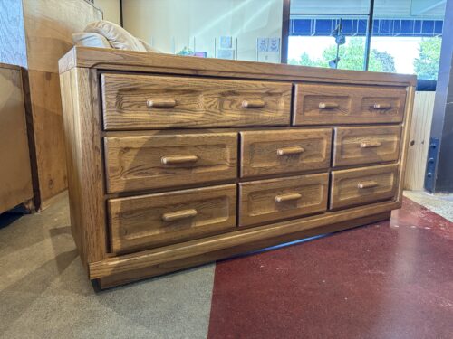 VAUGHAN OF VIRGINIA Solid Oak Eight Drawer Dresser