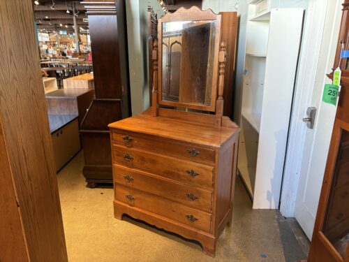STERLING FURNITURE Vintage Early American 5-Drawer Dresser with Mirror