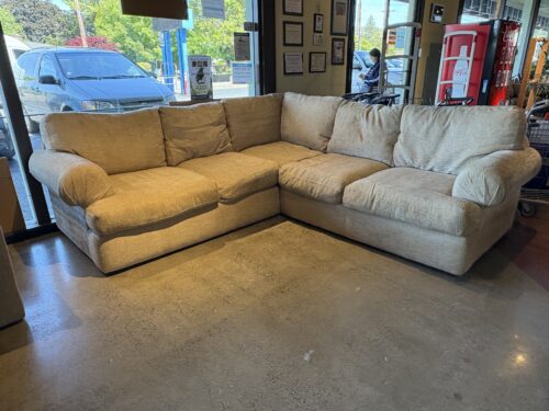 ROBERT MICHAEL Traditional Tan 3-Piece Rolled Arm Sectional Sofa