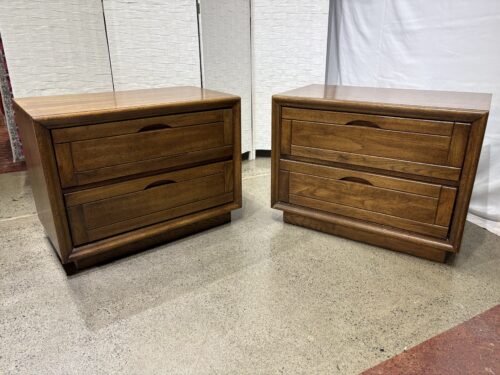 Vintage Modern Transitional Solid Oak 2-Drawer Nightstand (Set of 2)