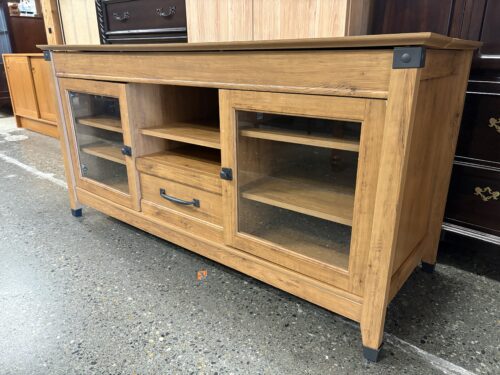 SAUDER Registry Row Amber Entertainment Console