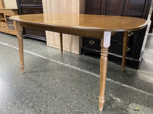 ST. JOHN'S Light Wood Turned Leg Oval Dining Table