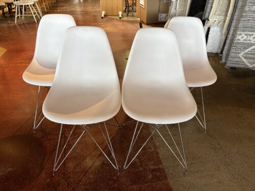 White Plastic Molded Side Chair with Metal Eiffel Base (Set of 4)
