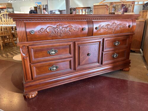 MAGNOLIA CLASSICS Six Drawer Sideboard with Center Storage