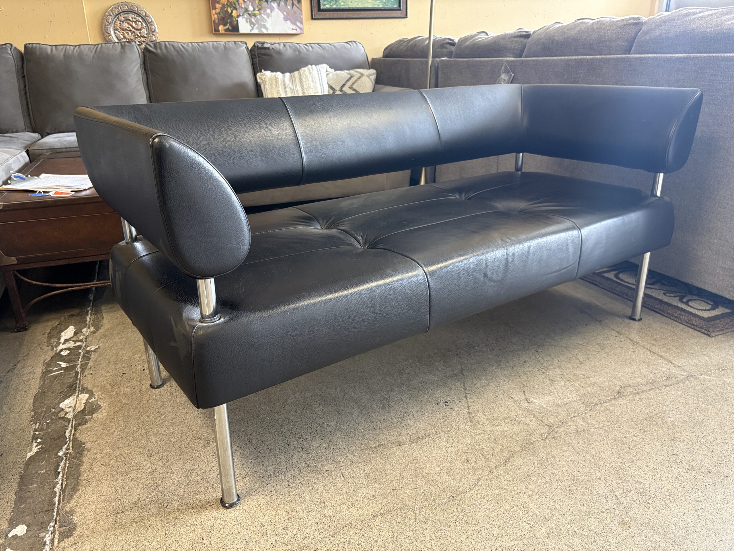 SITLAND Black Business Class Modern Sofa